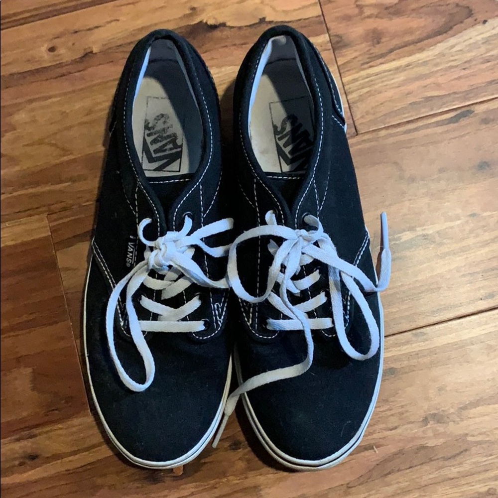 WOMENS SIZE 7 Vans *good condition*